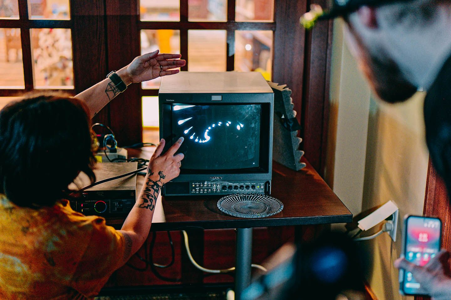 Demonstrating video feedback techniques at Minneapolis workshop